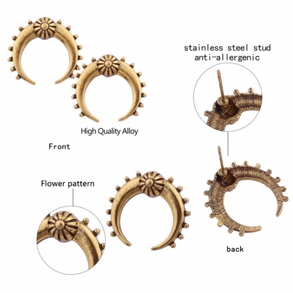 'Rome Traveler' Crescent Horn Studded Gold Earring - Picture 5 of 5